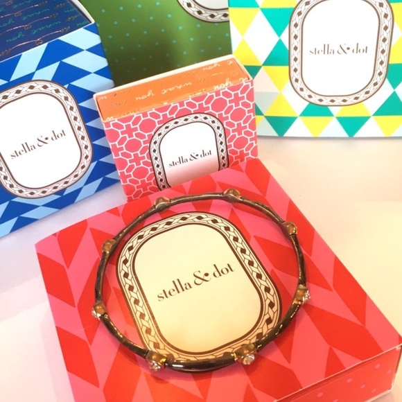 :: Stella & Dot Vintage Harlow Bracelet - Picture 7 of 10
